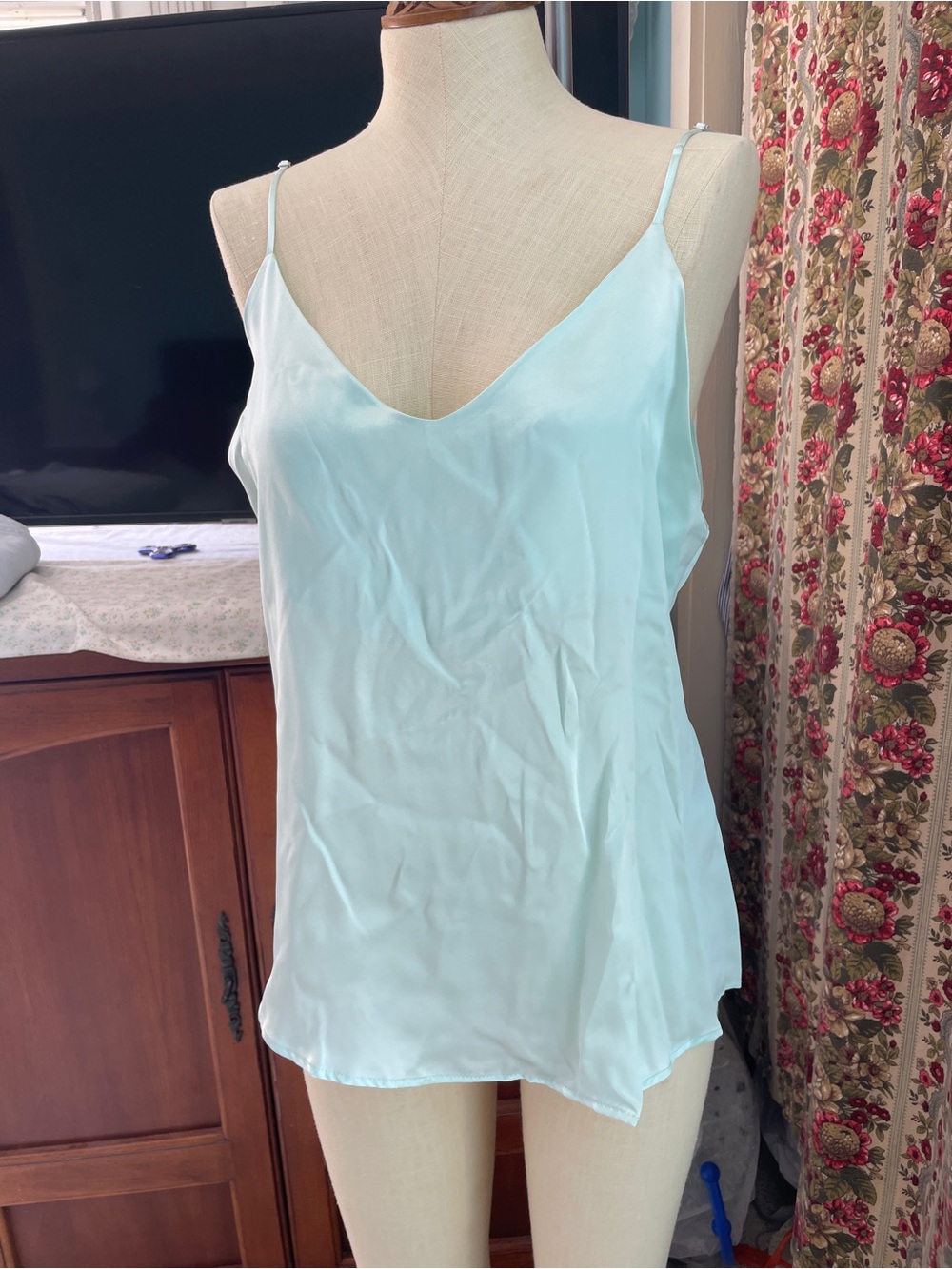 NWOT 100% Silk Light Mint green Satin Camisole Top M